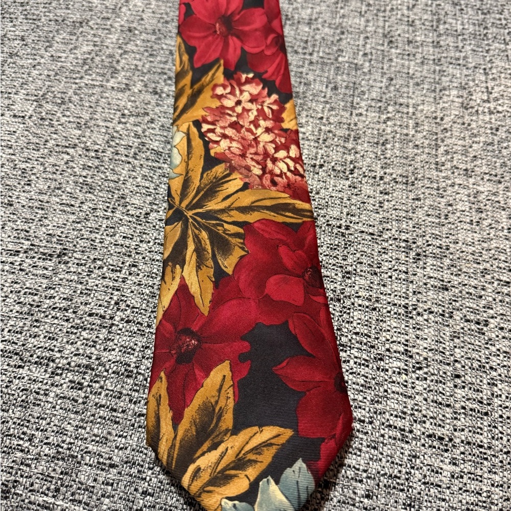 Bugatti Red and Gold Floral Men's Silk Tie